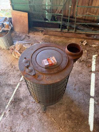 Estufa de leña antigua