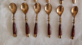 24 posate e 2 apribottiglie ottone e palissandro