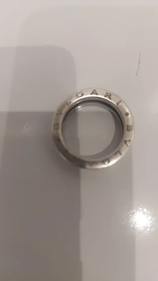 Anillo Bvlgari Plata y Ónix  600€ en tienda.