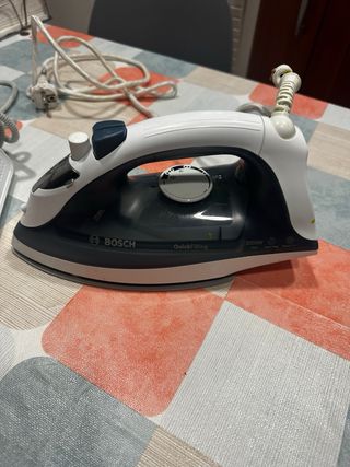 Plancha de Vapor Bosch 2200W QuickFilling
