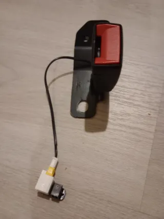 Hebilla Cinturón Trasero derecho Fiat 500X