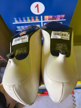 Zapatos de tacón blancos talla 37