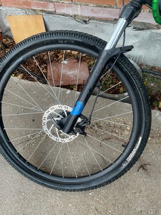 Bicicleta Rockrider 27.5 con soporte móvil