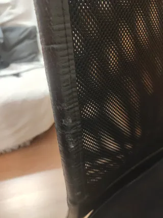 Silla de escritorio negra y marrón