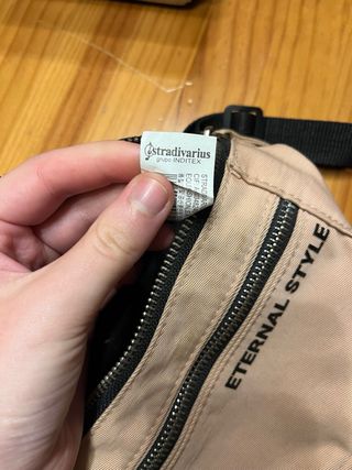 Riñonera rosa Stradivarius