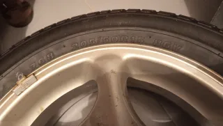 Neumático 205/50R15 86V con llanta aluminio