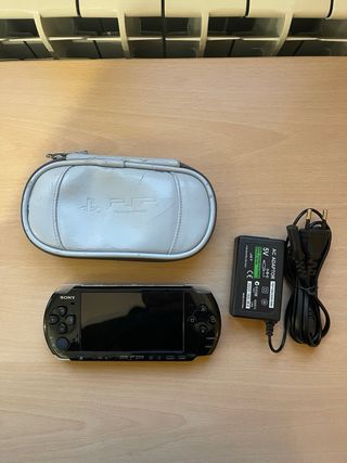 PSP Negra 64GB + Funda + Cargador