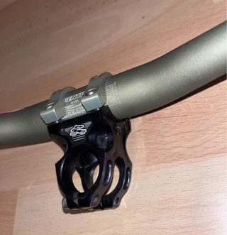 Manillar y potencia Renthal Fat Bar