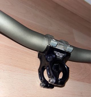 Manillar y potencia Renthal Fat Bar