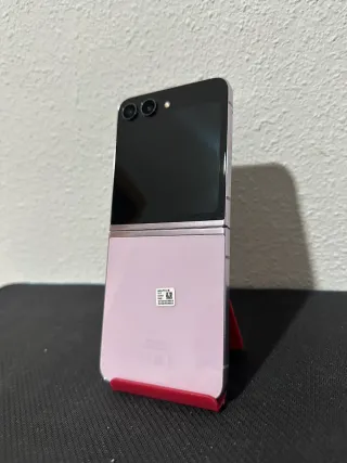 Samsung Galaxy Z Flip 5 morado