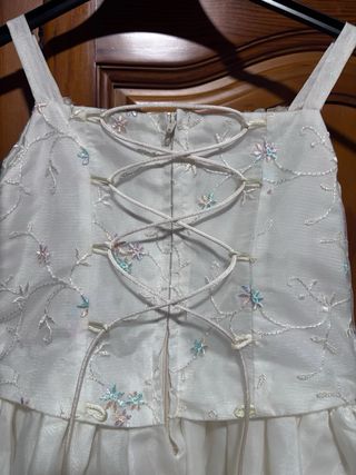 Vestido de ceremonia y arras con cancan