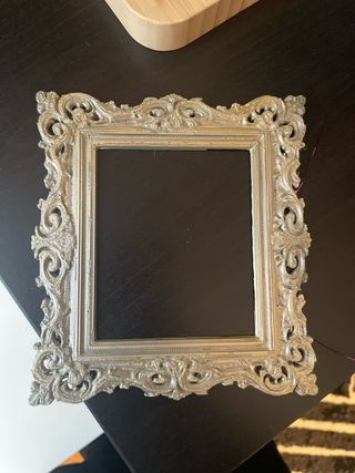 Marco decorativo dorado