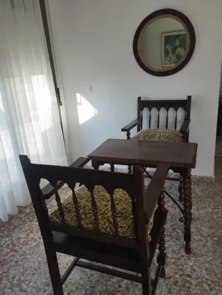 Conjunto 2 sillas y mesa madera