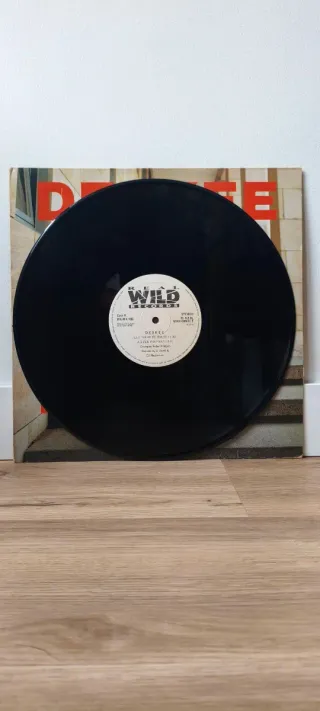 Deskee - Let There Be House