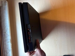 Consola PS4 Slim 1TB + Mando Azul+ Mando Blanco