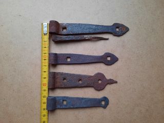 4 bisagras antiguas de hierro forjado 10 y 13,5 cm