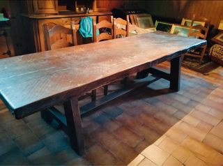 Grande tavolo in legno massello