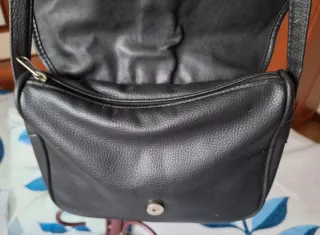 Bolso de chica negro