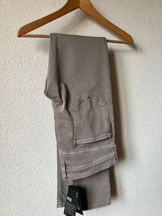 Pantalón vaquero Paige gris, nuevo con etiqueta.