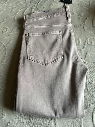 Pantalón vaquero Paige gris, nuevo con etiqueta.