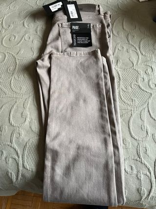 Pantalón vaquero Paige gris, nuevo con etiqueta.