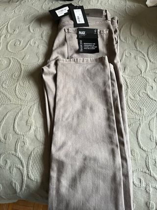 Pantalón vaquero Paige gris, nuevo con etiqueta.