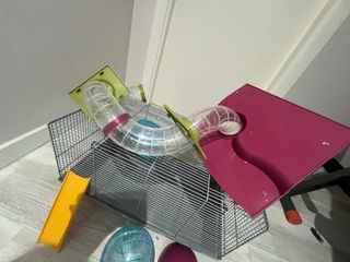 Jaula para hámster con accesorios