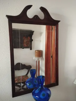 Recibidor antiguo con espejo