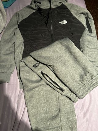 Chándal The North Face Gris y Negro