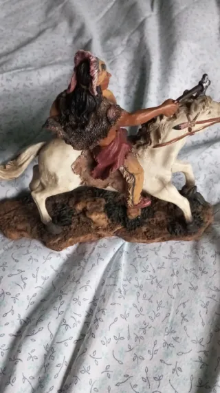 Statuette capo indiano,squaw e indiano a cavallo
