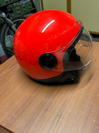 Casco rosso usato una volta