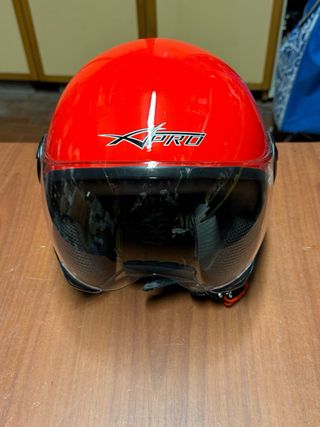 Casco rosso usato una volta