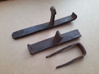 2 Cerrojos antiguos hierro forjado y pasador