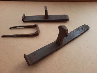 2 Cerrojos antiguos hierro forjado y pasador