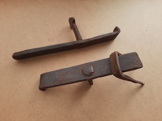 2 Cerrojos antiguos hierro forjado y pasador