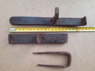 2 Cerrojos antiguos hierro forjado y pasador