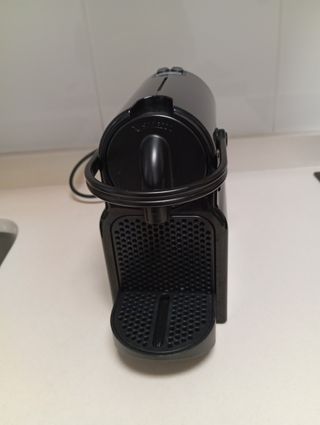Cafetera Nespresso Negra