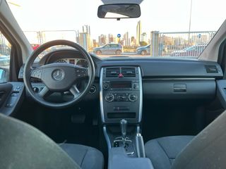 Mercedes-Benz B180d / Automatico