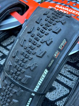 Cubierta Maxxis Ravager Gravel 700x50c EXO TR