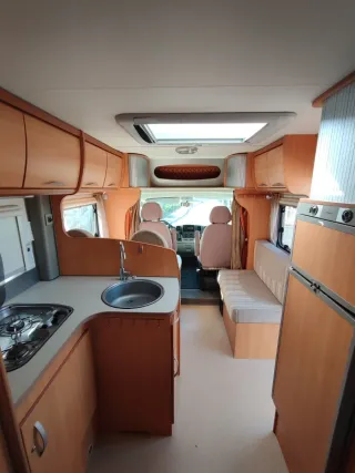 Autocaravana cama francesa pilote 670