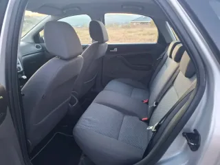 Ford Focus 1.6 GASOLINA PEGATINA C