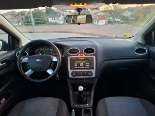 Ford Focus 1.6 GASOLINA PEGATINA C