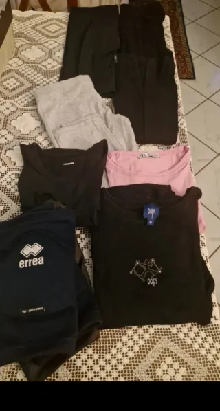 Set  pezzi: Leggings, Canotta, T-shirt