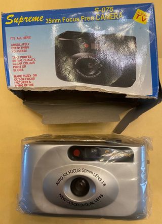 Macchina fotografica Supreme 35mm Focus Free