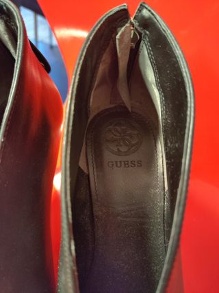 Zapatos tacón GUESS negros piel