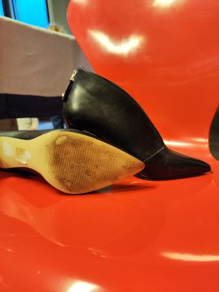 Zapatos tacón GUESS negros piel