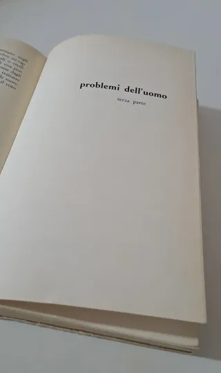 Libro "Problemi morali"