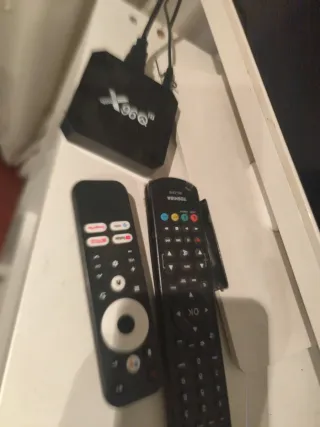 TV Toshiba Blanca con Android TV