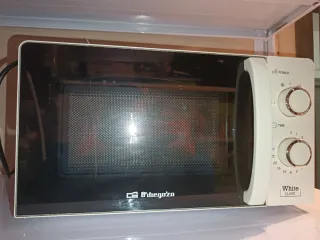Microondas Orbegozo White Class