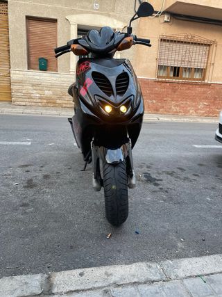 Yamaha Aerox Negra